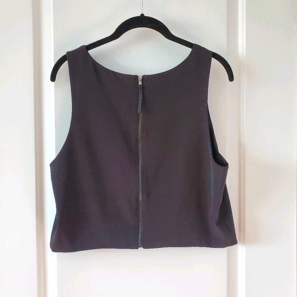 Black Le Chateau Crop Top - Picture 2 of 3